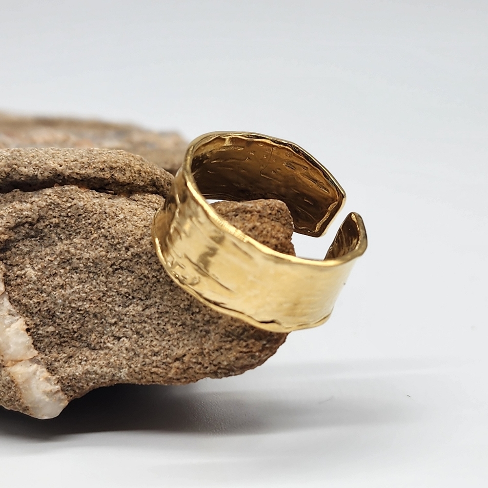 Neiman Marcus Contemporary 14 kt Gold plated Designer Ring